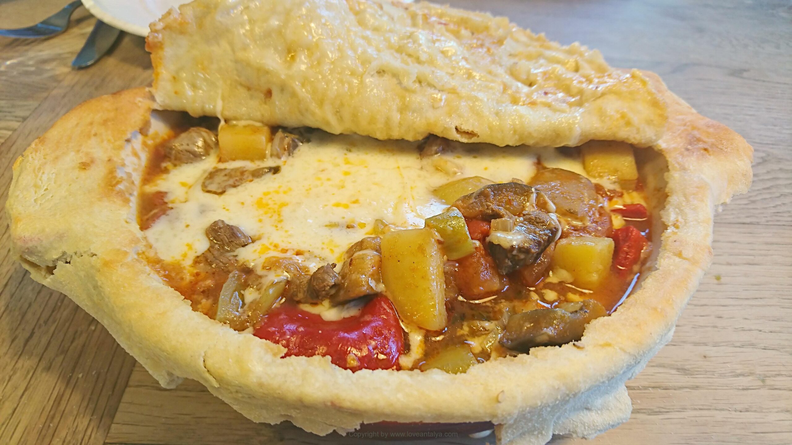 Notogri teshikka kirgan, hazil